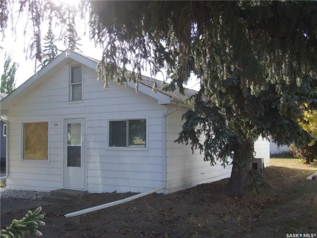 118 2nd STREET W