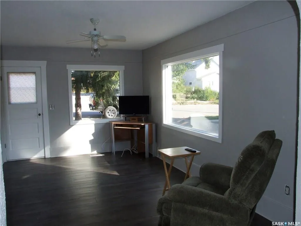 118 2nd STREET W