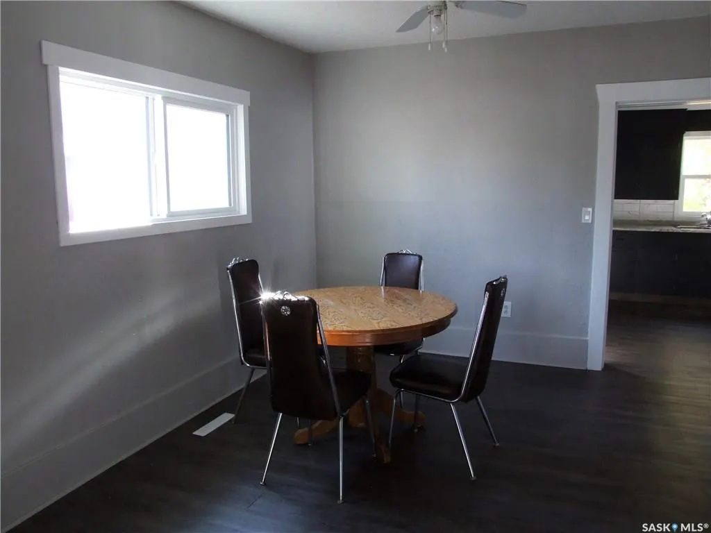 118 2nd STREET W