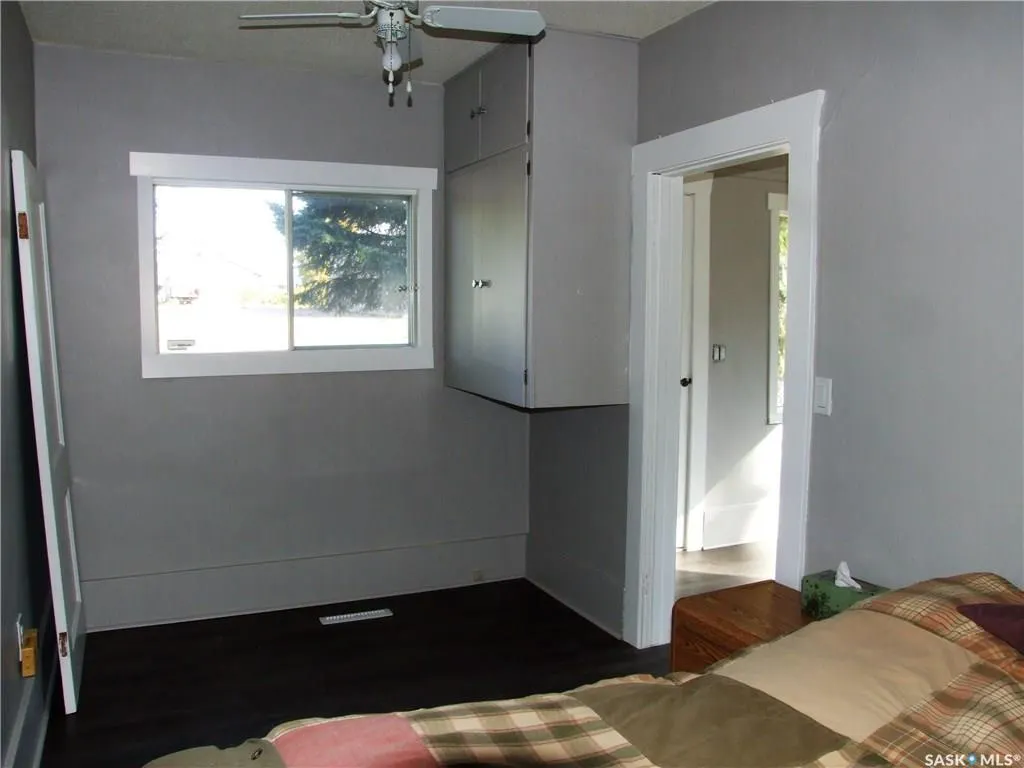 118 2nd STREET W