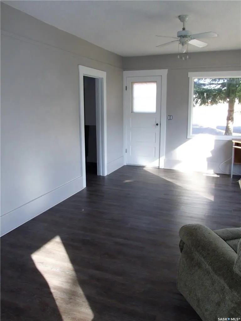 118 2nd STREET W