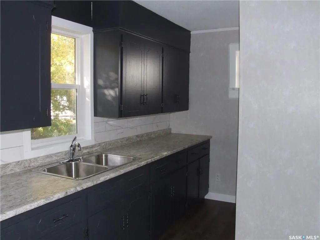 118 2nd STREET W