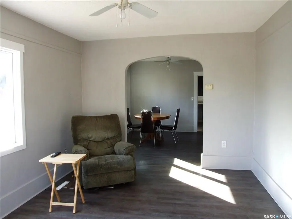 118 2nd STREET W