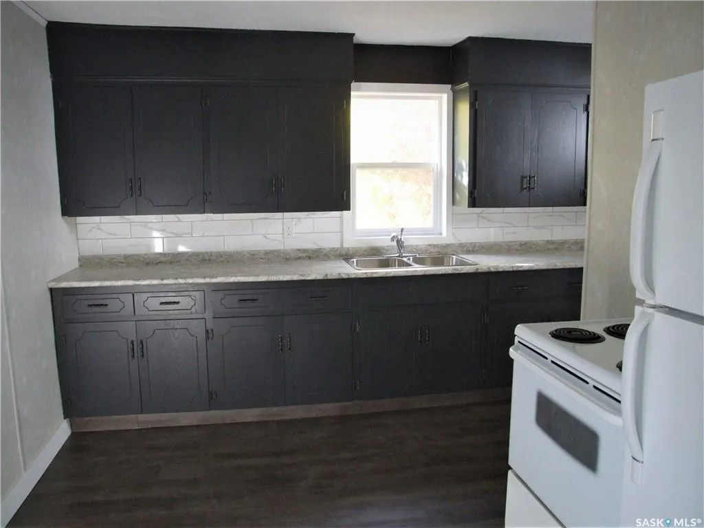 118 2nd STREET W