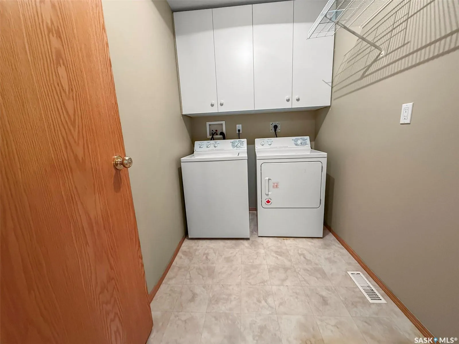 165 Robert STREET W, #417