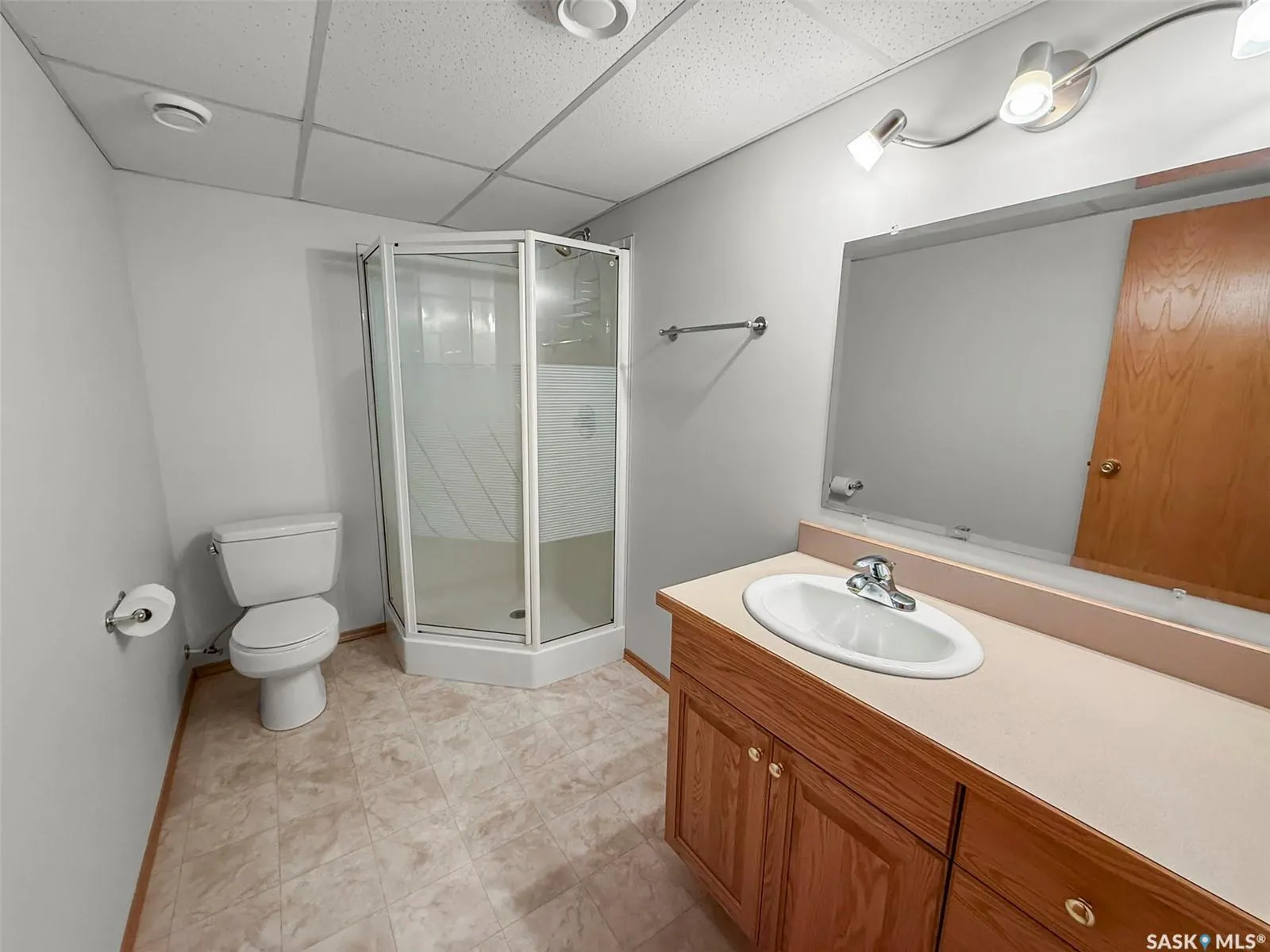 165 Robert STREET W, #417