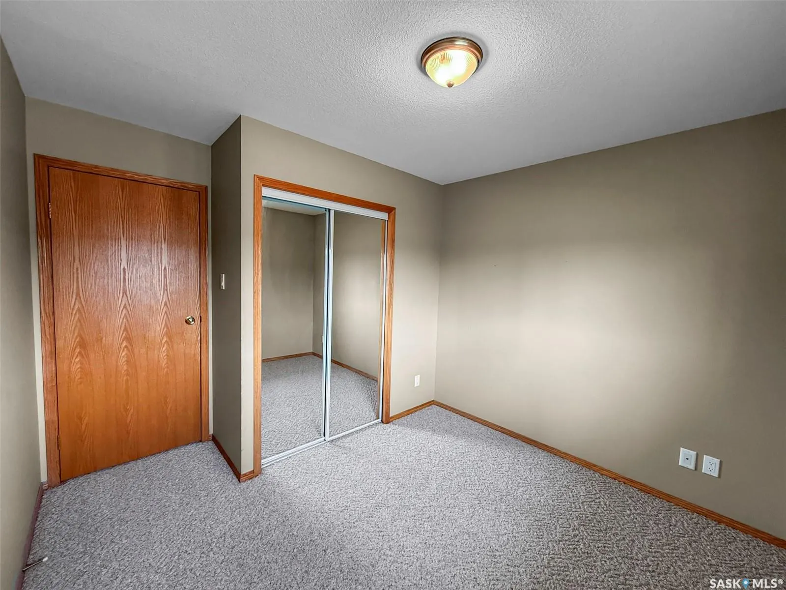 165 Robert STREET W, #417