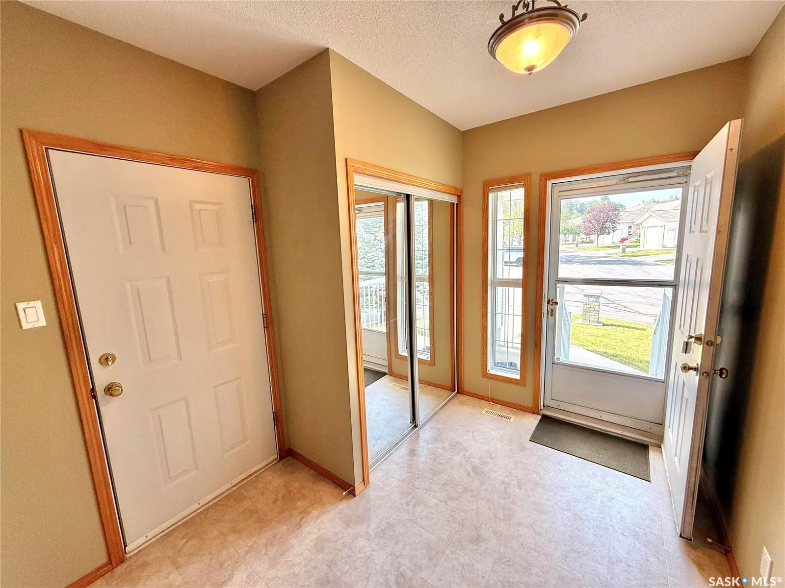 165 Robert STREET W, #417