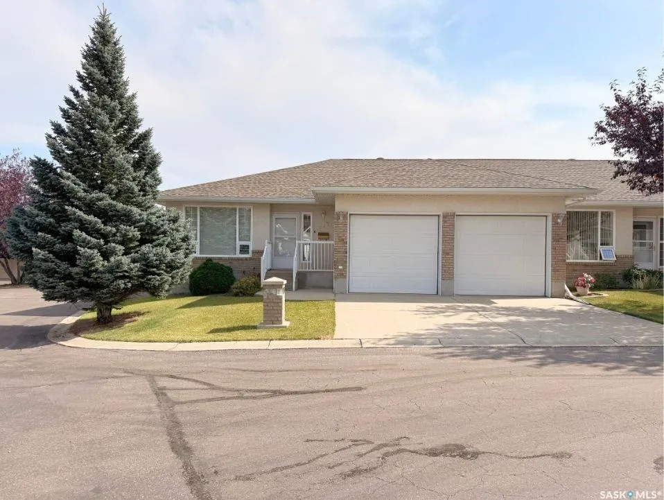 165 Robert STREET W, #417