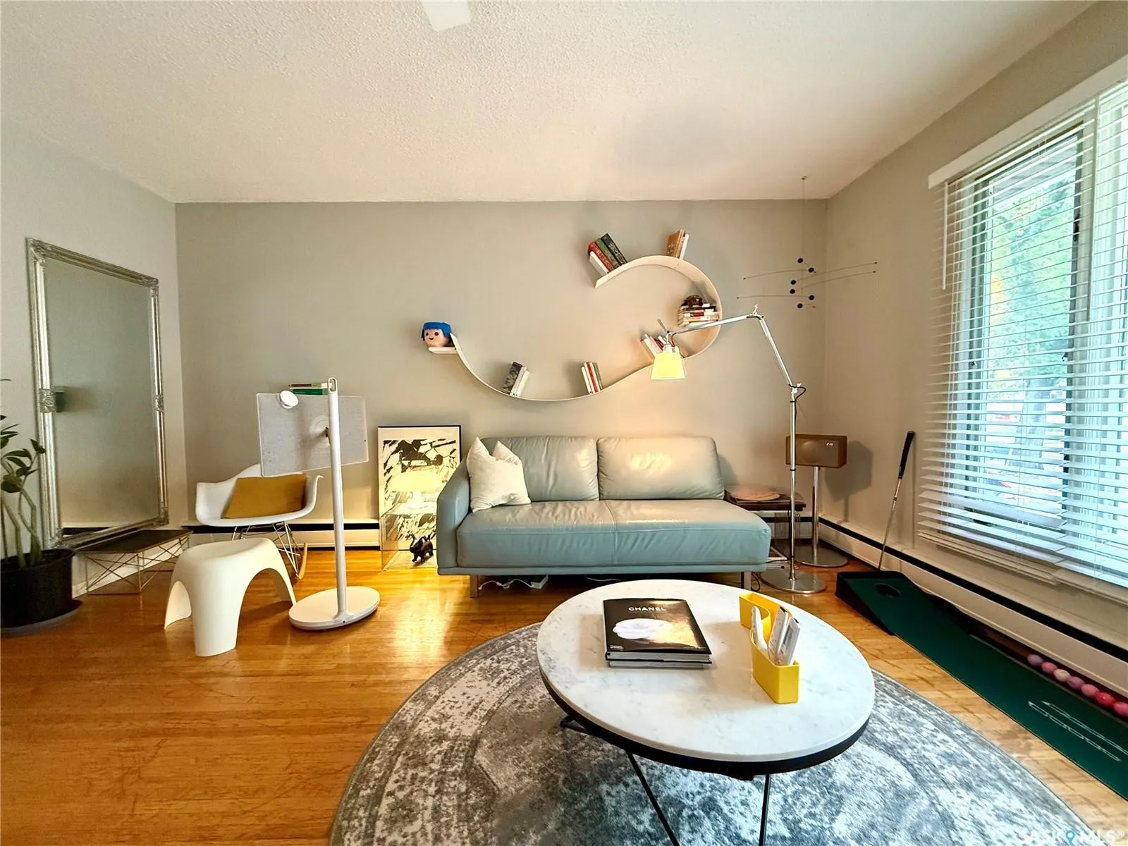 54 Assiniboia AVENUE