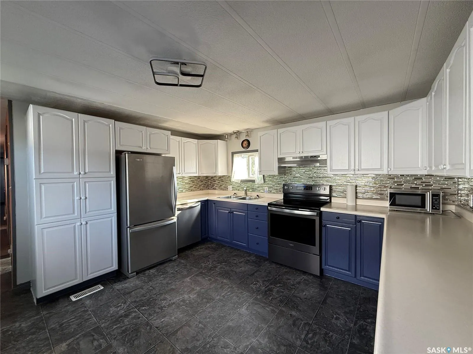 15 Prairie Winds ESTATES