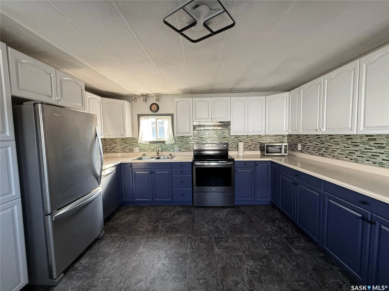 15 Prairie Winds ESTATES
