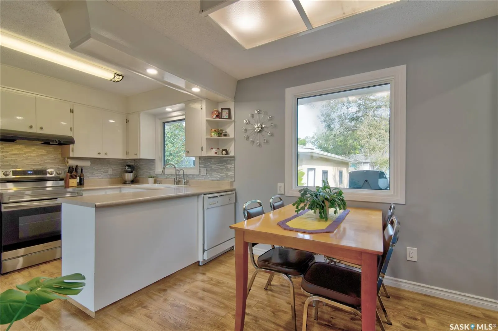 130 Walden CRESCENT