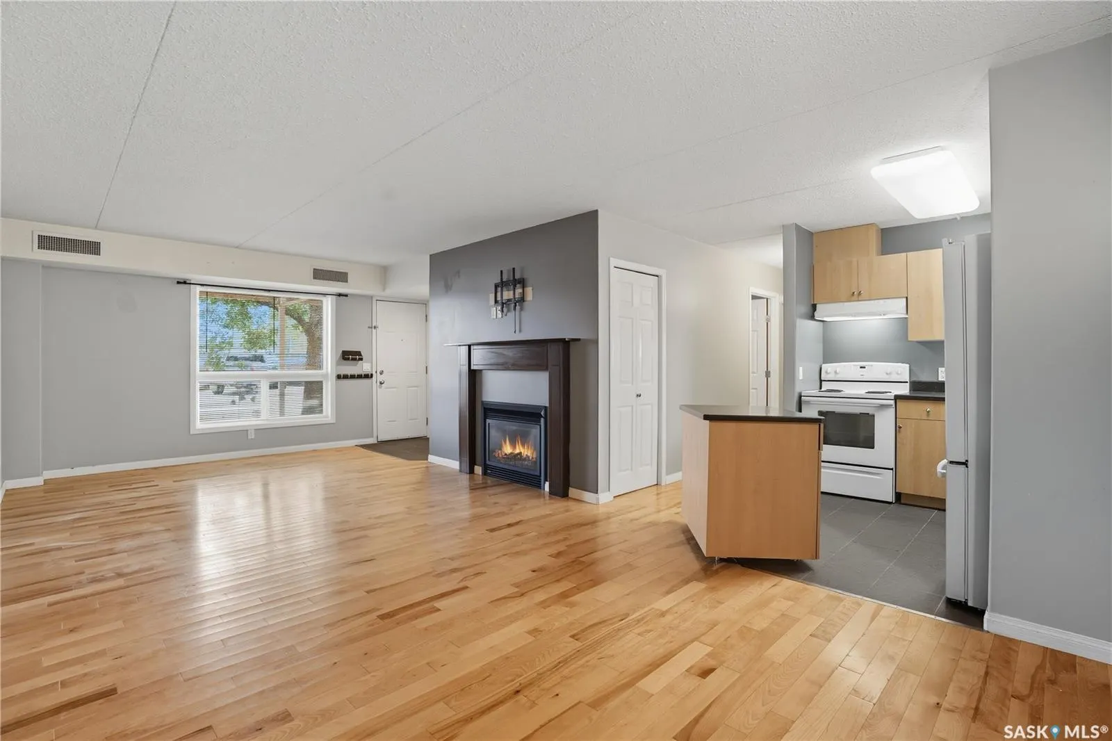 160 Gore PLACE, #300