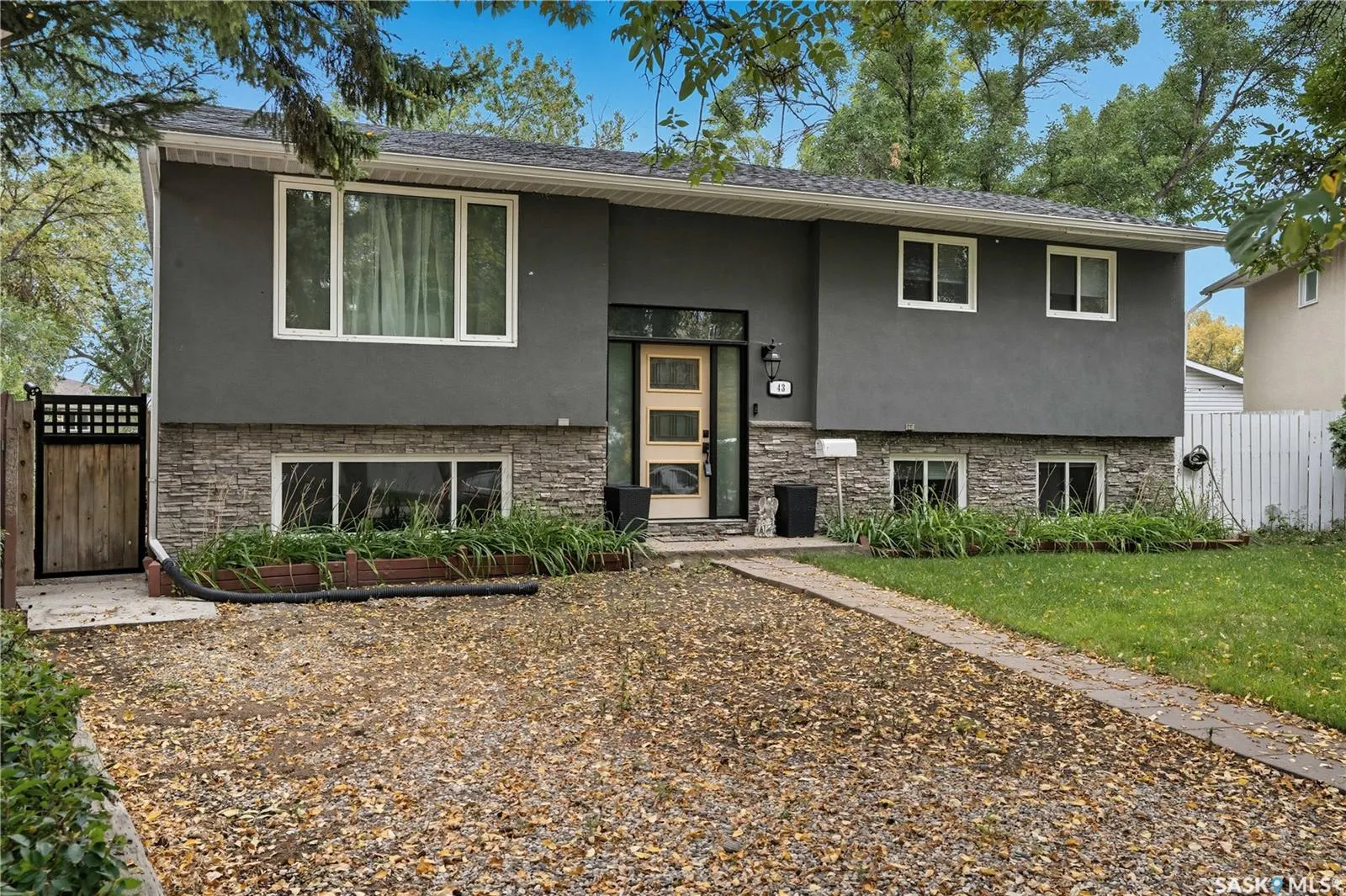 43 Woodsworth CRESCENT