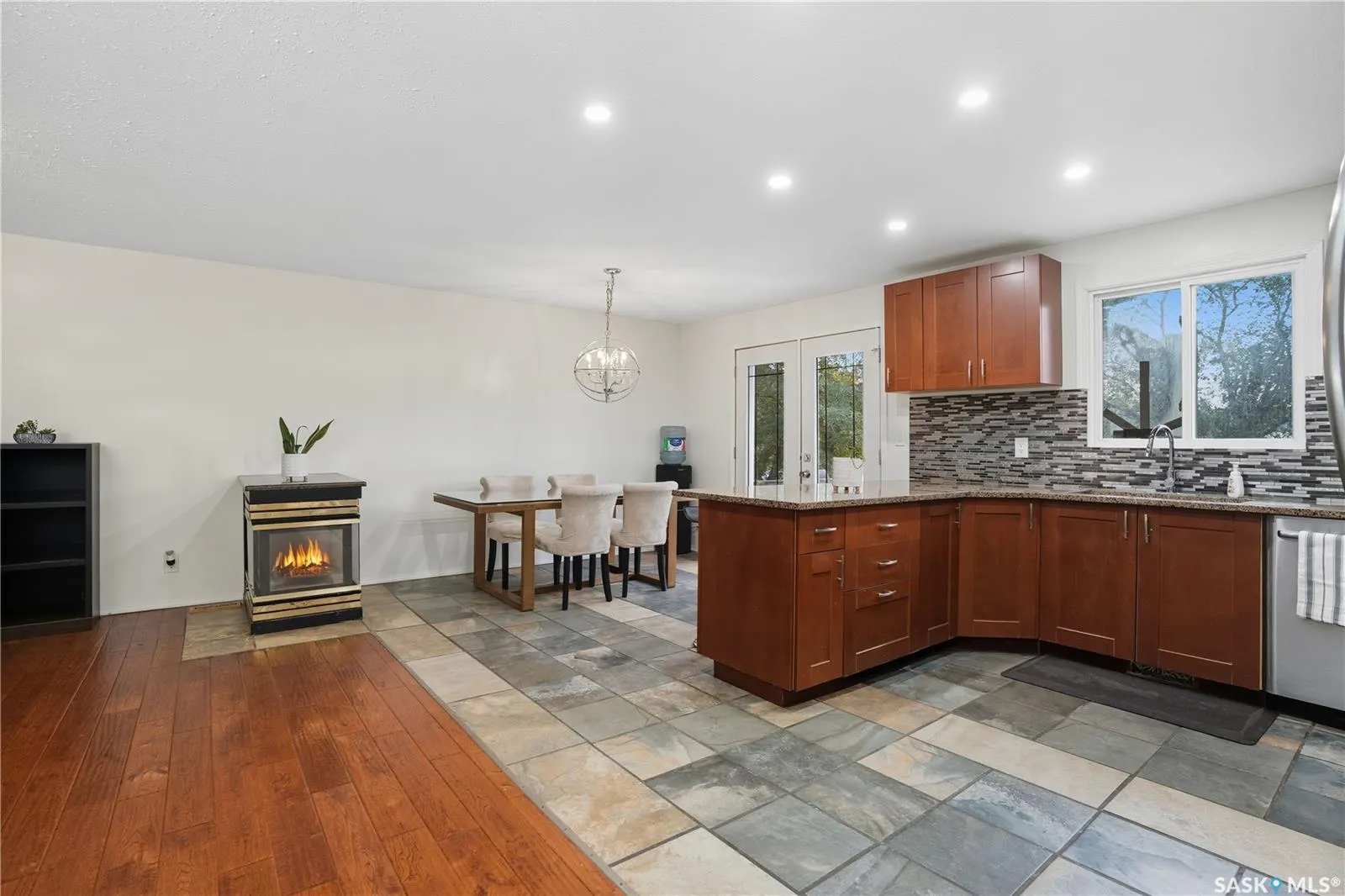 43 Woodsworth CRESCENT