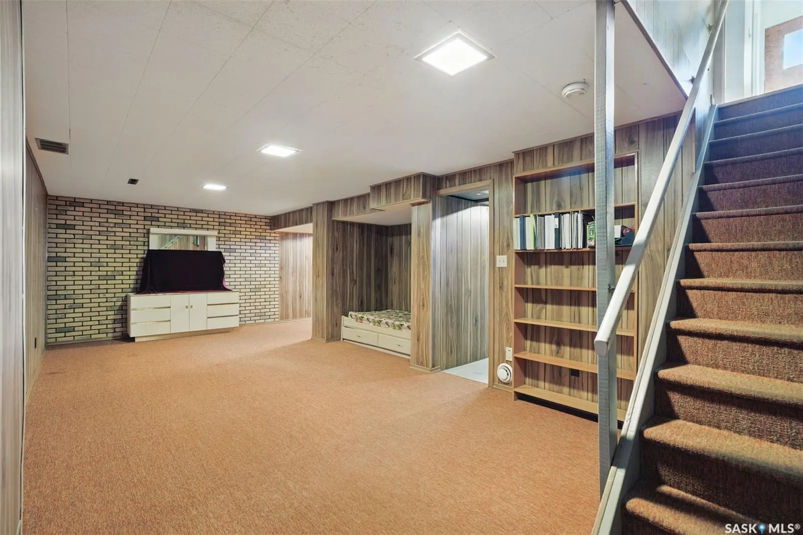 118 EAST DRIVE
