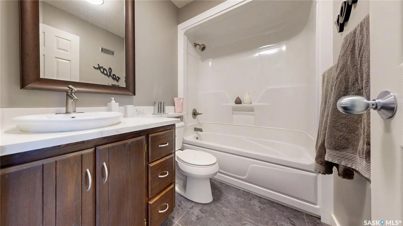2842 AUDETTE BAY E