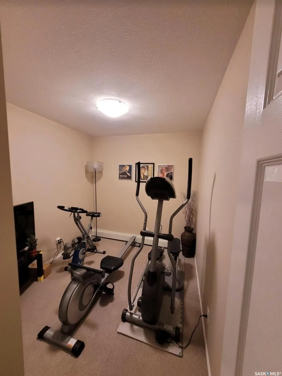 825 Gladstone STREET E, #3 & 4