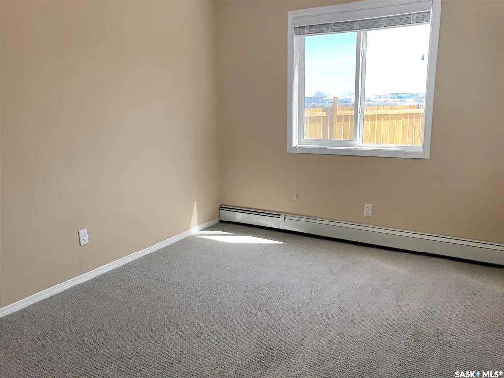 825 Gladstone STREET E, #3 & 4