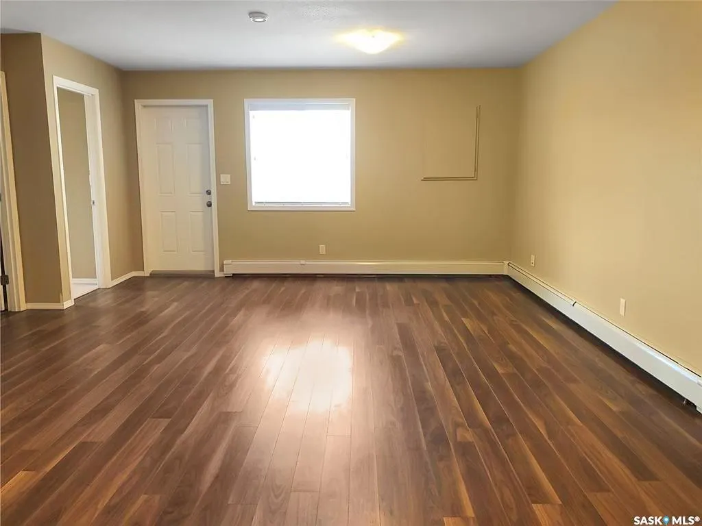 825 Gladstone STREET E, #3 & 4