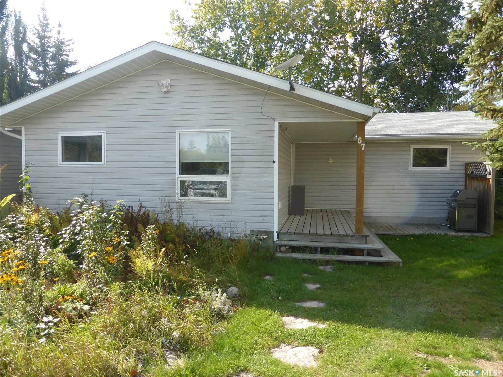 67 Mathews CRESCENT