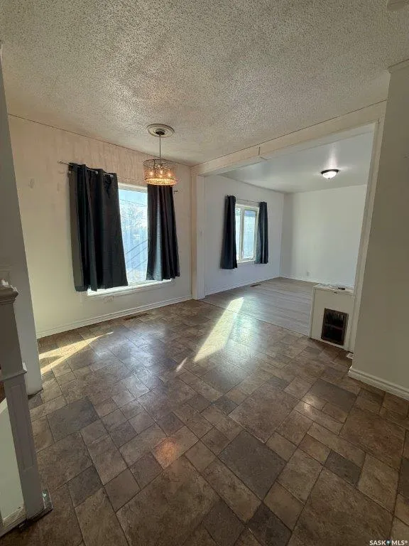 29 6th Street CRESCENT W