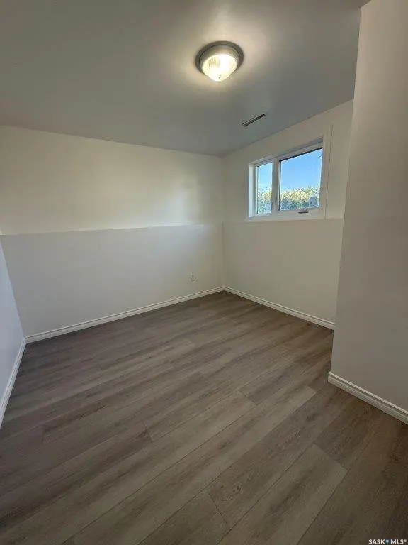 29 6th Street CRESCENT W