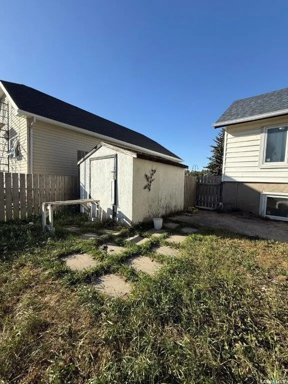 29 6th Street CRESCENT W