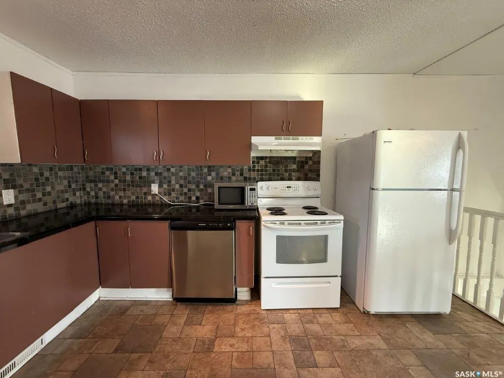 29 6th Street CRESCENT W