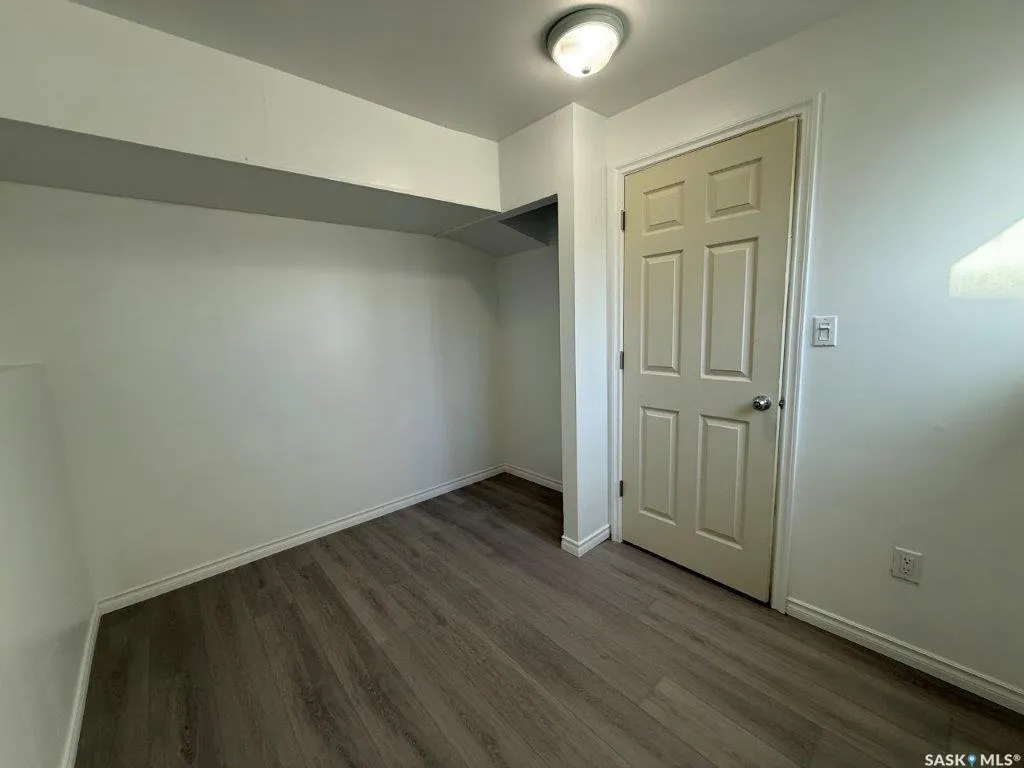 29 6th Street CRESCENT W