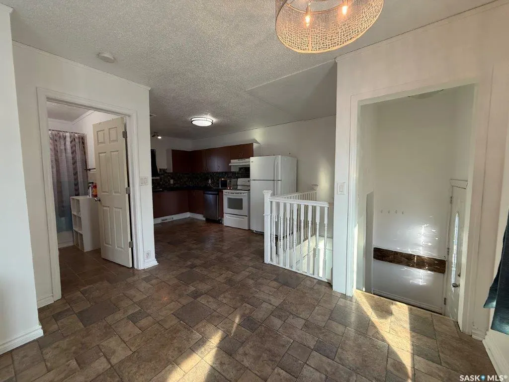 29 6th Street CRESCENT W