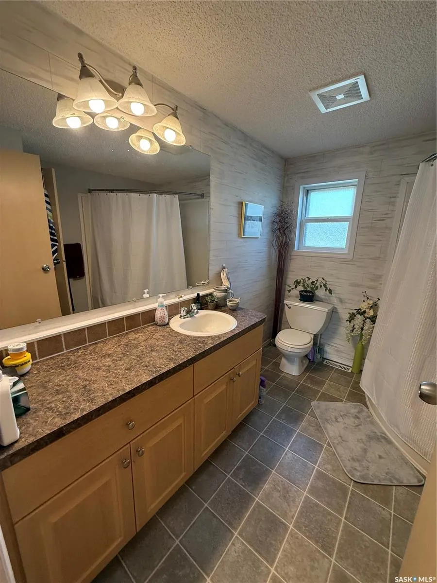 220 5th STREET W