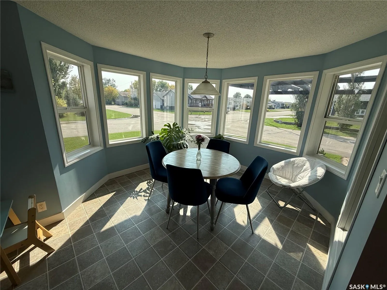 220 5th STREET W