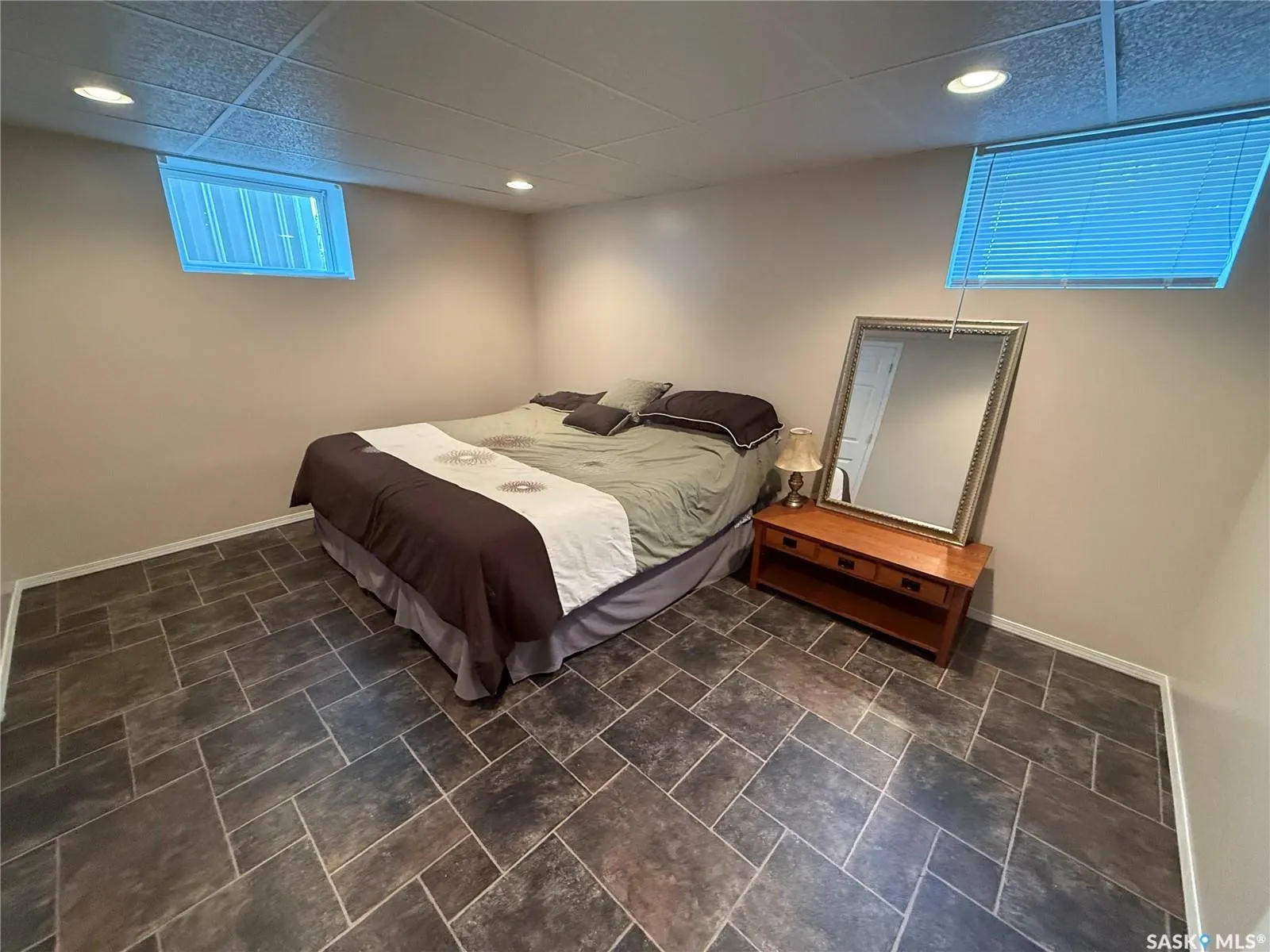 220 5th STREET W