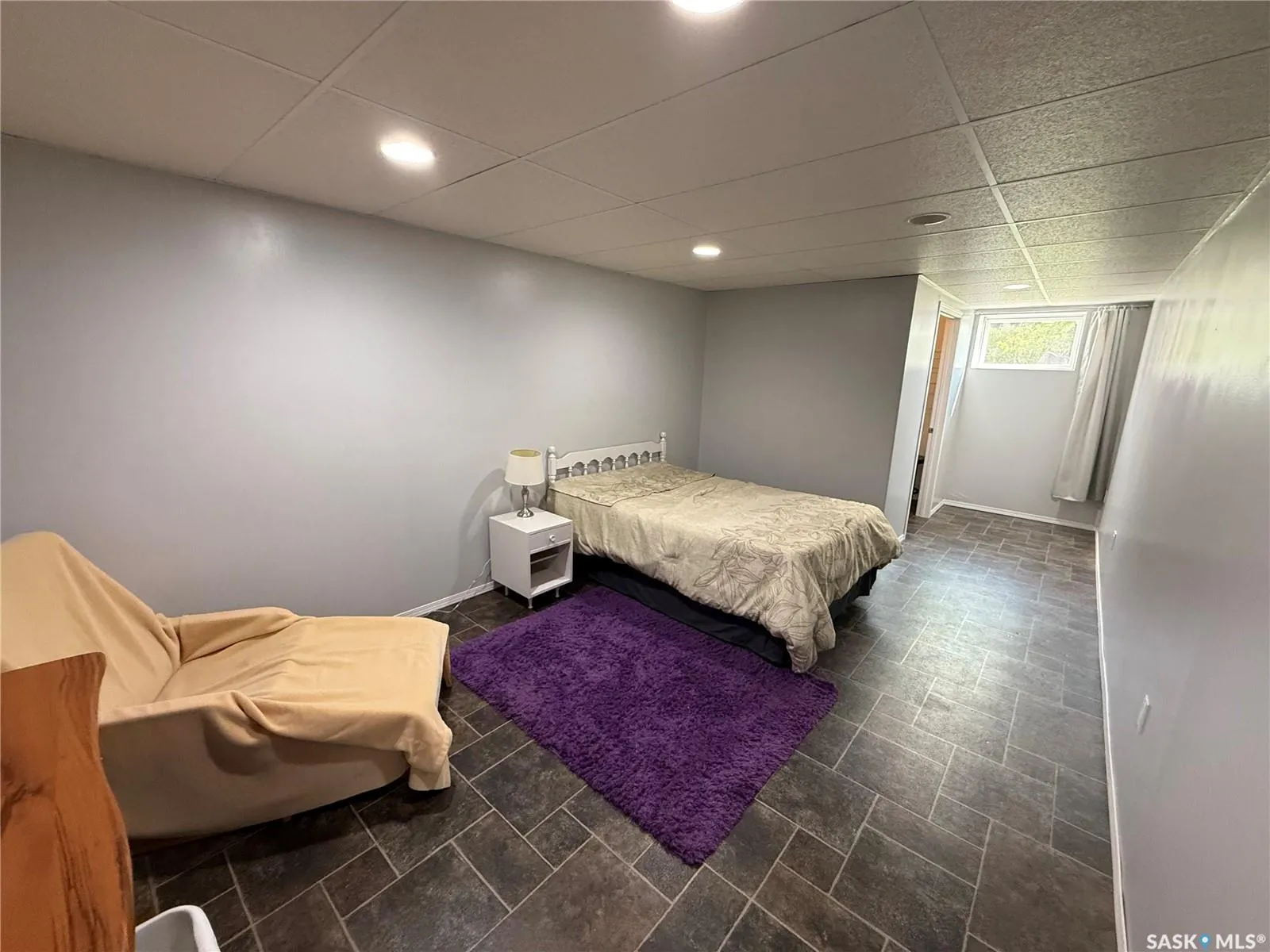 220 5th STREET W