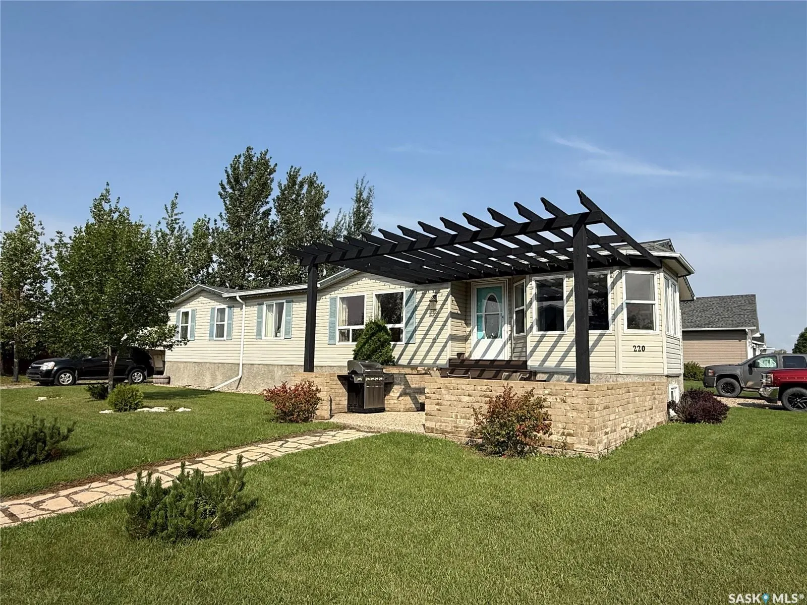 220 5th STREET W