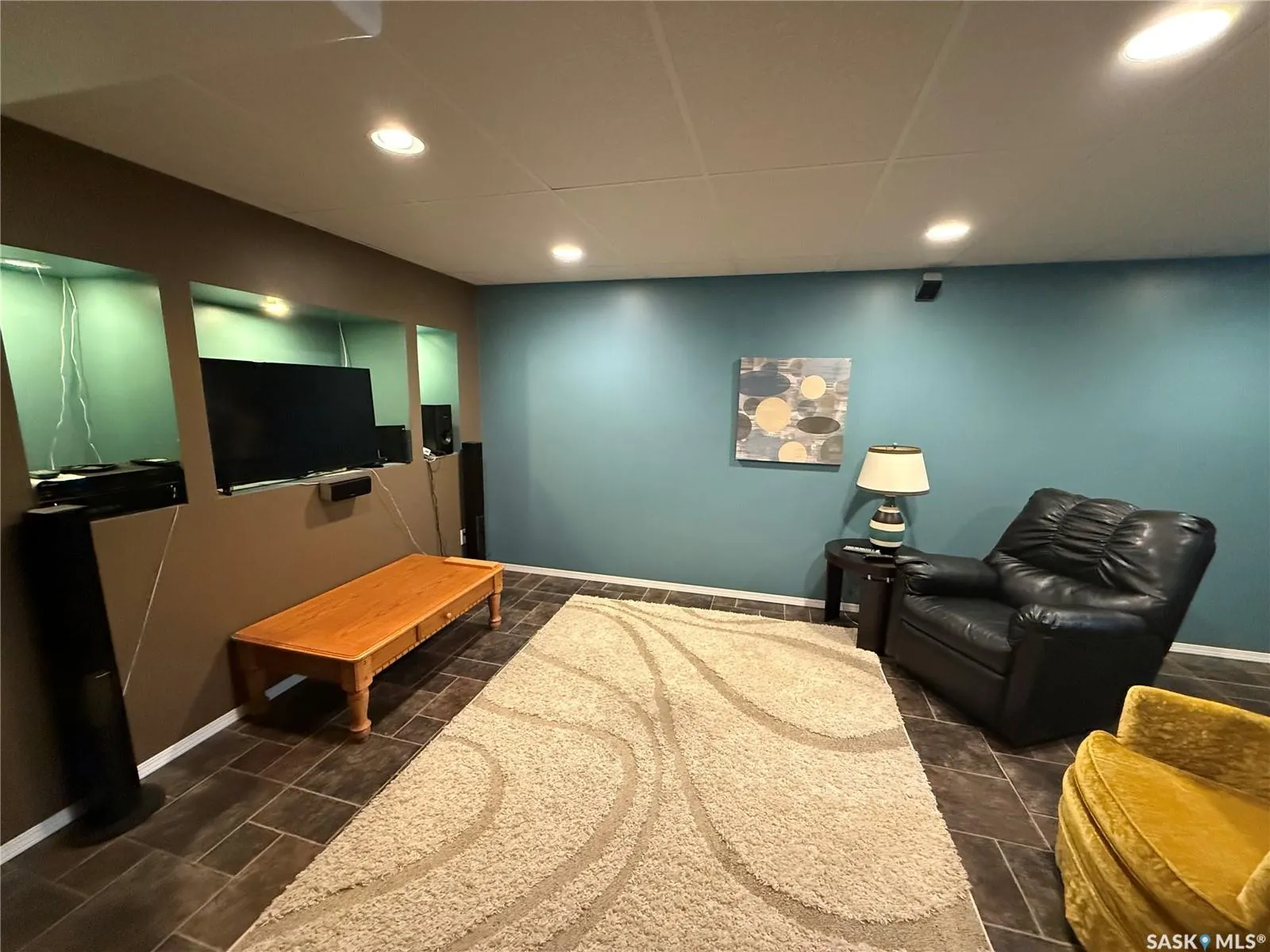 220 5th STREET W