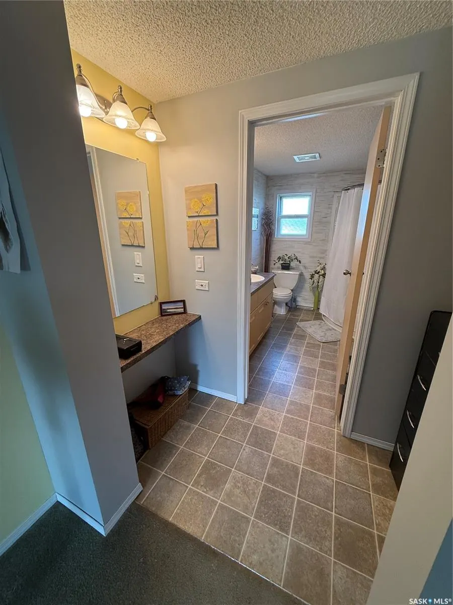 220 5th STREET W