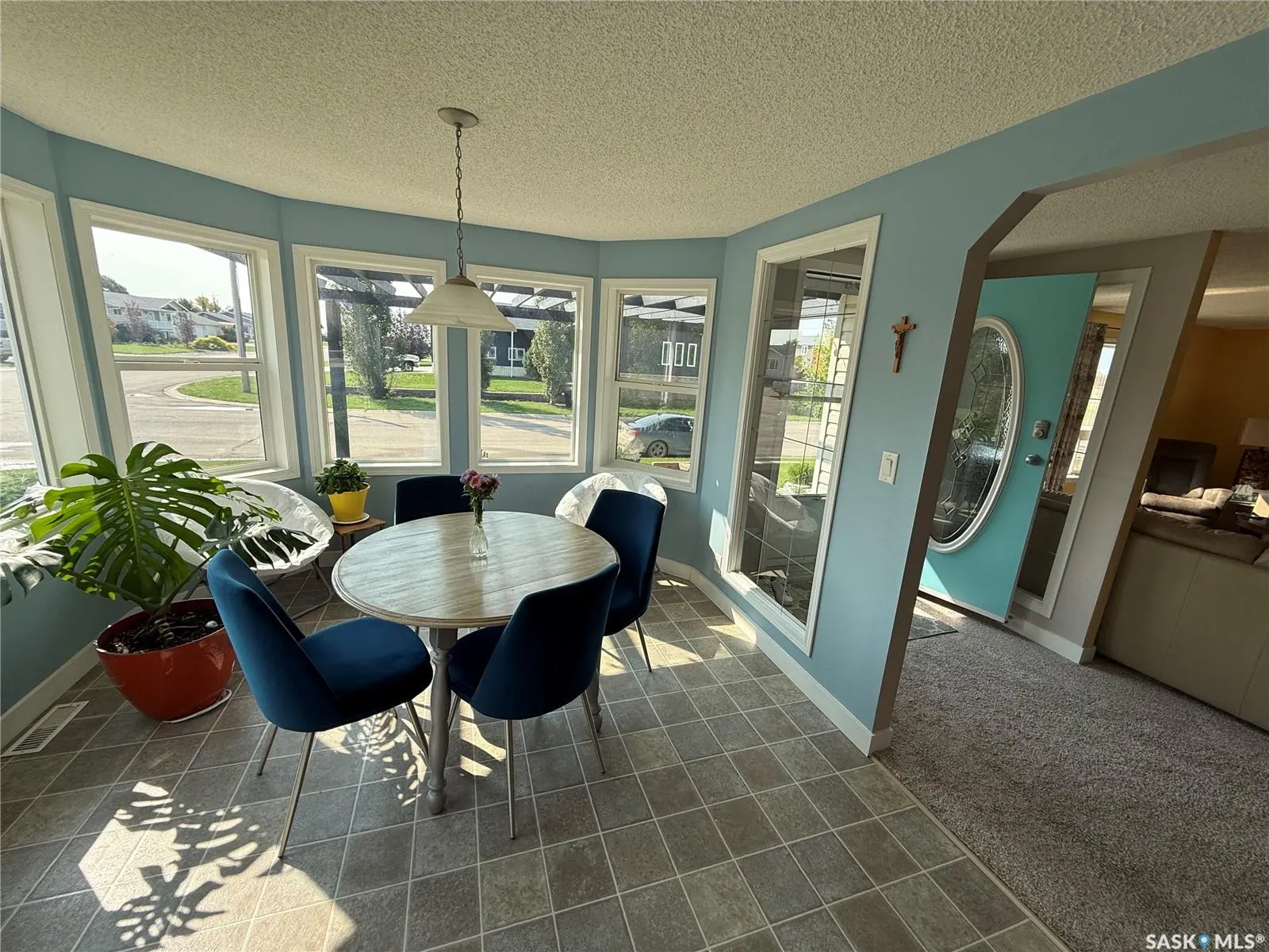 220 5th STREET W