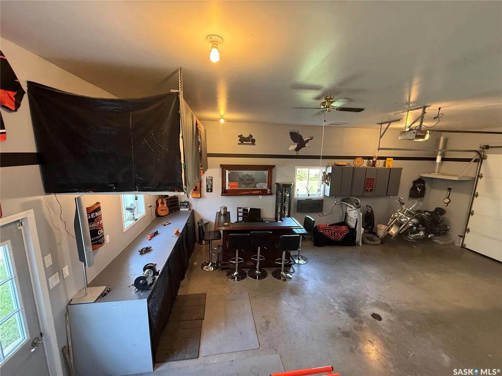 220 5th STREET W