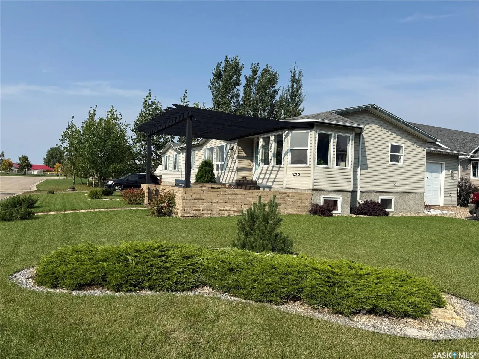 220 5th STREET W