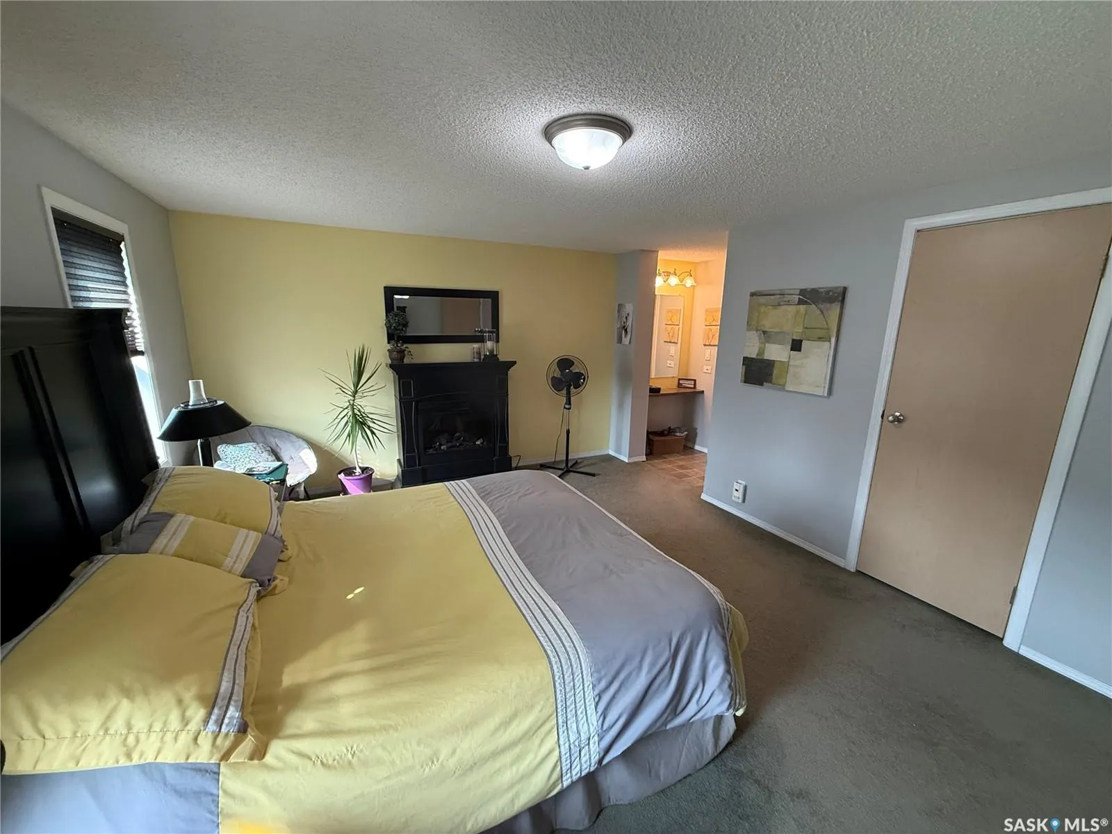 220 5th STREET W