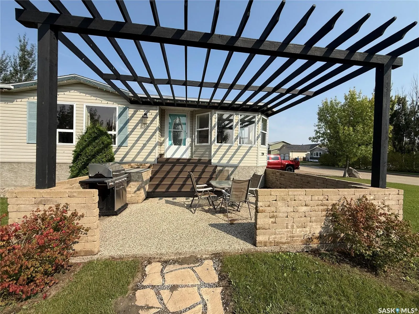 220 5th STREET W