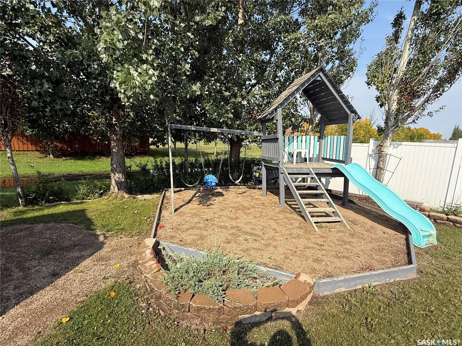 220 5th STREET W