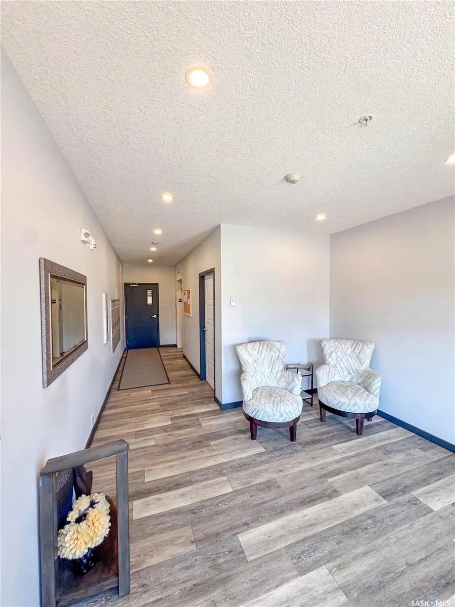 2641 Woodbridge DRIVE, #303