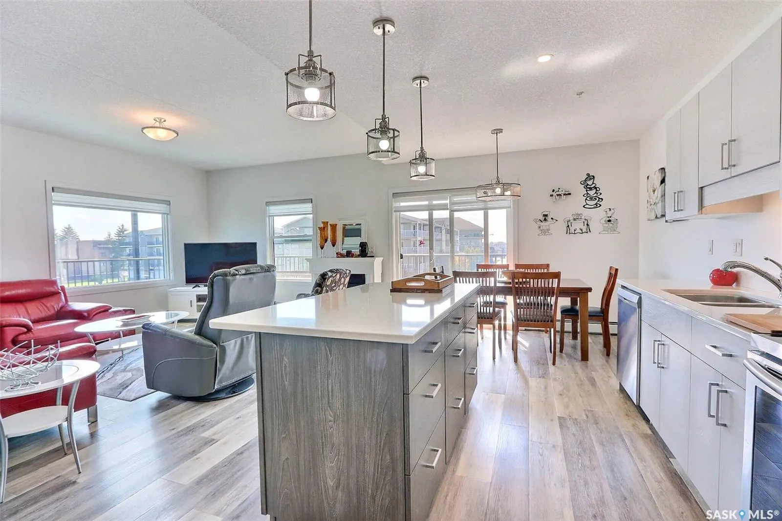 2641 Woodbridge DRIVE, #303