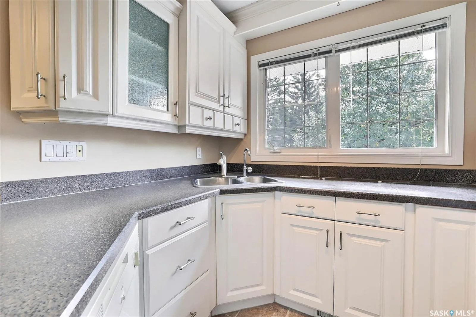 2433 Gordon ROAD