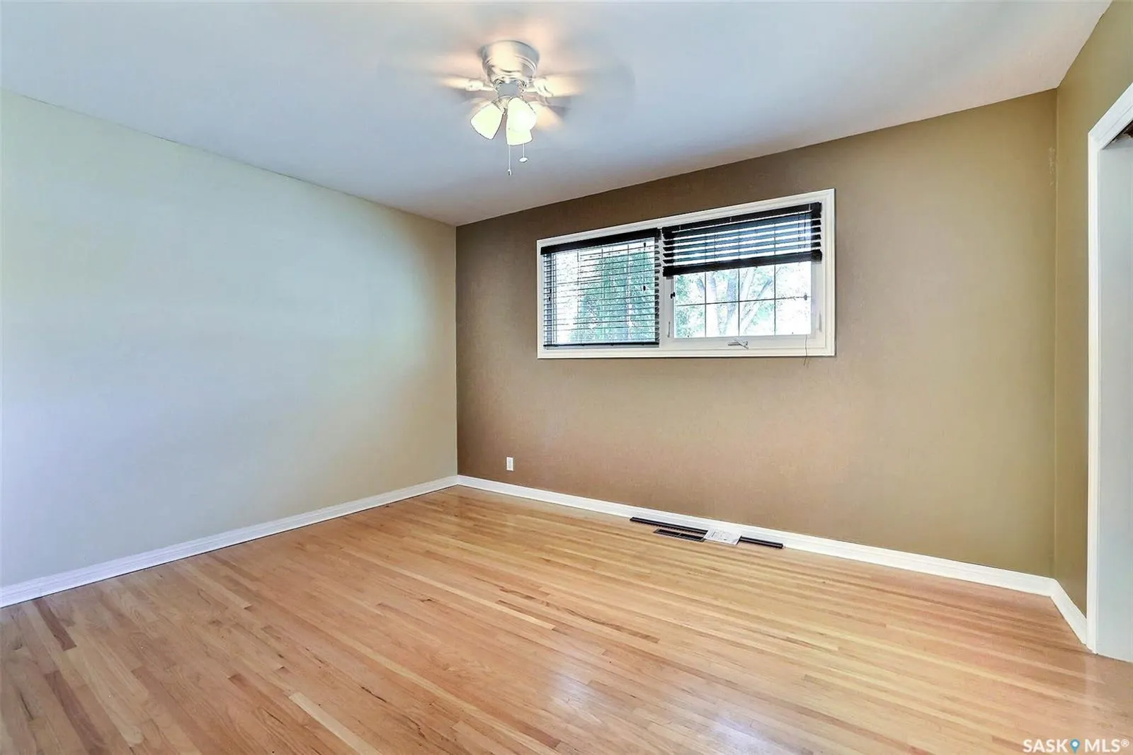 2433 Gordon ROAD