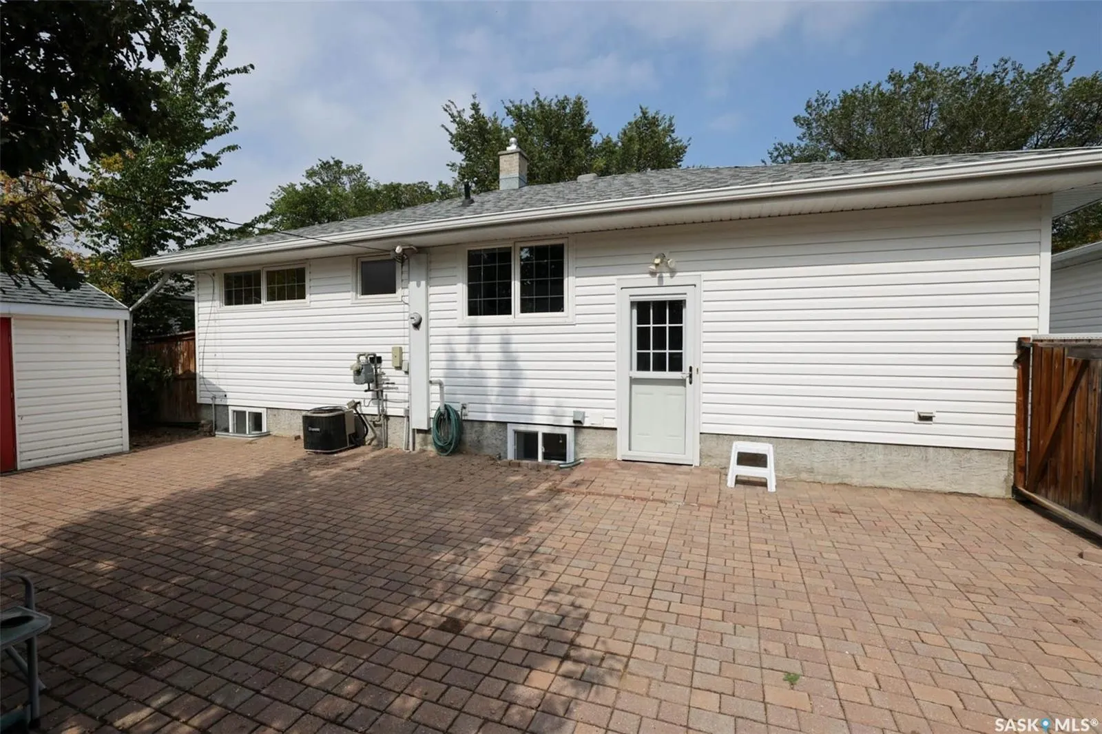 2433 Gordon ROAD